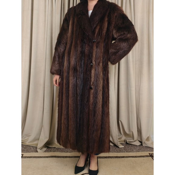 Vintage Capitol Furs Luxurious Brown Natural Beaver Fur Coat